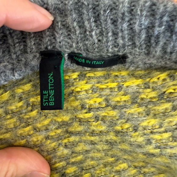 United Colors Of Benetton Yellow and Gray Crewneck Sweater | Size Small - Picture 3 of 3